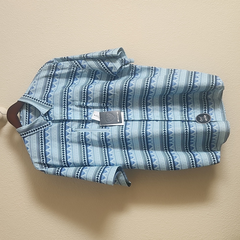 Ariat Venttek classic short sleeve large in ashleigh blue